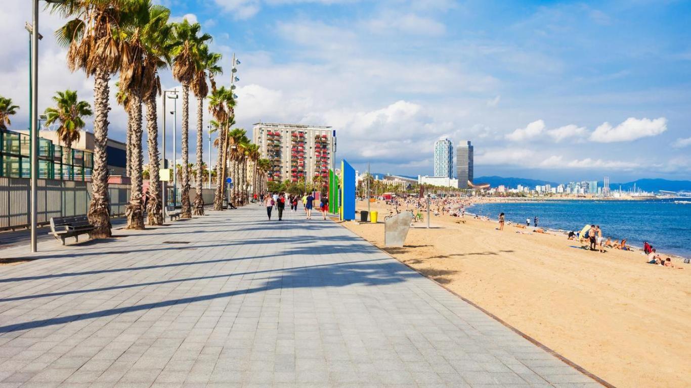 Barcelona Fira & Camp Nou Stadium لوسبيتاليت دي يوبريغات المظهر الخارجي الصورة